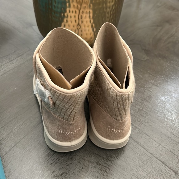 Women's BZEES Gloria Booties (WIDE) - Picture 8 of 11